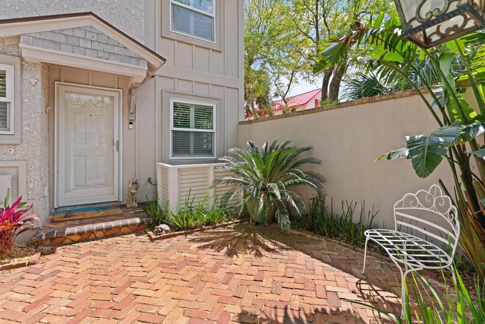 Ocean Front Escape - 1106 Beachview Dr House in Saint Simons Island