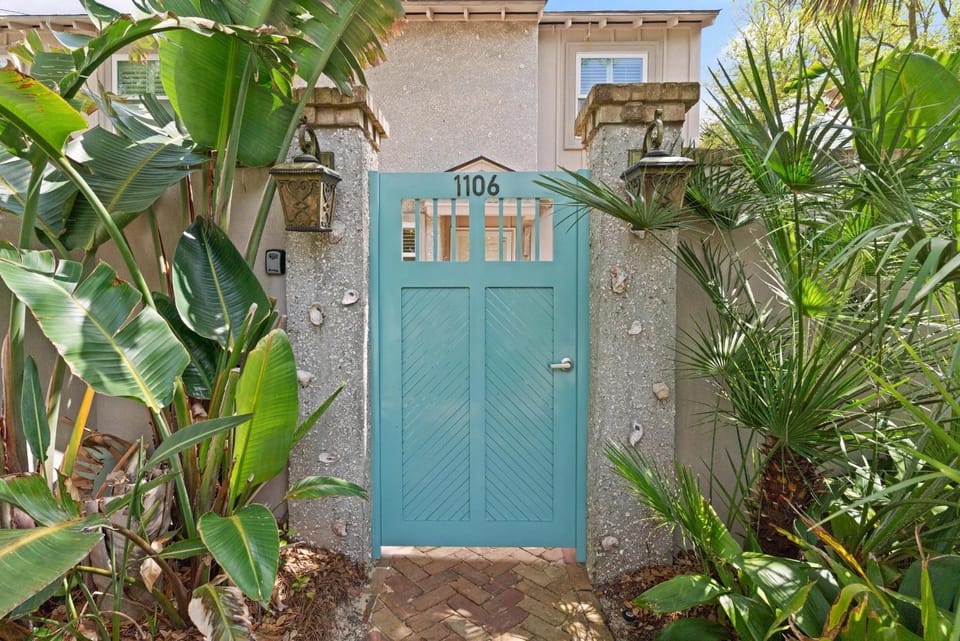 Ocean Front Escape - 1106 Beachview Dr House in Saint Simons Island