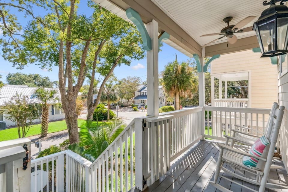 The Turtles Nest - 1067 College Street House in Saint Simons Island