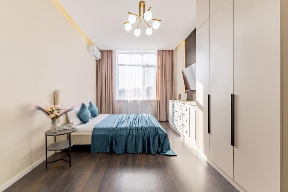 Bed, TV and multimedia, Photo of the whole room, Bedroom, wardrobe
