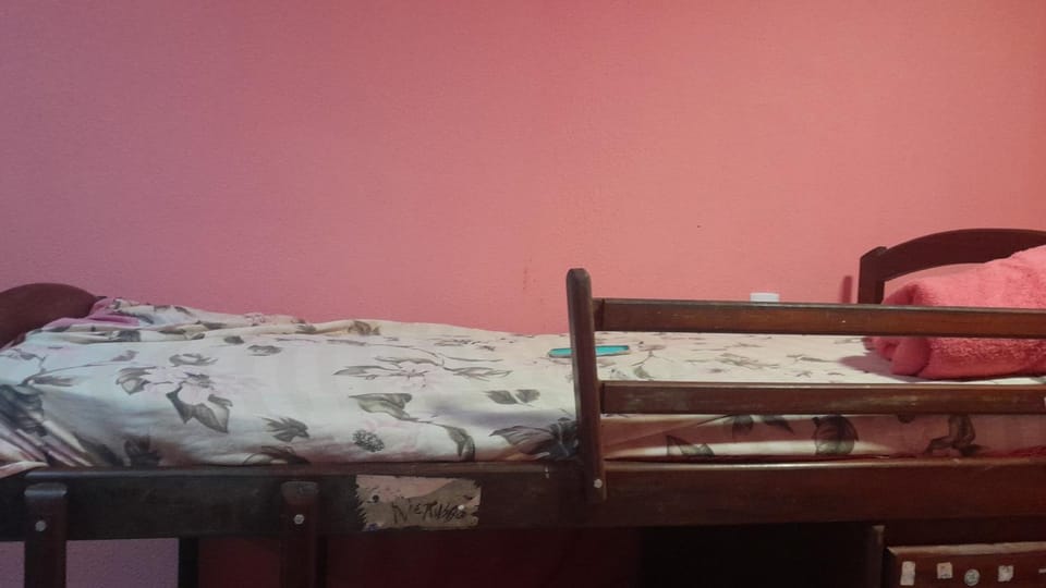 Bedroom, bunk bed