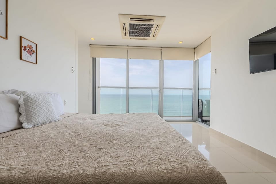 Beautiful 2 Bedroom Apt - 19th Floor Morros City Apartment in Cartagena