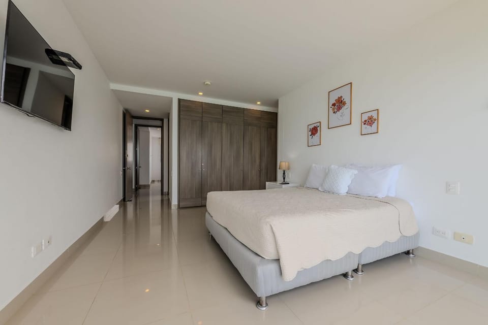 Beautiful 2 Bedroom Apt - 19th Floor Morros City Apartment in Cartagena