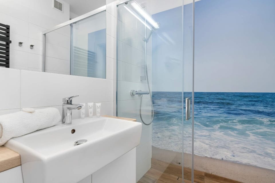 Shower, Bathroom, towels