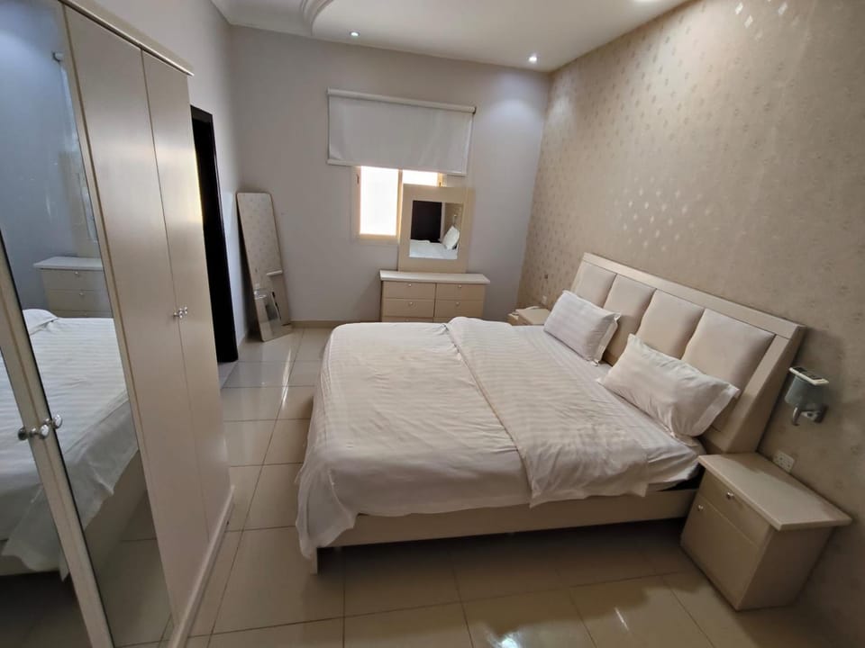 Bed, TV and multimedia, Kitchen or kitchenette, Photo of the whole room, Bedroom, towels, wardrobe