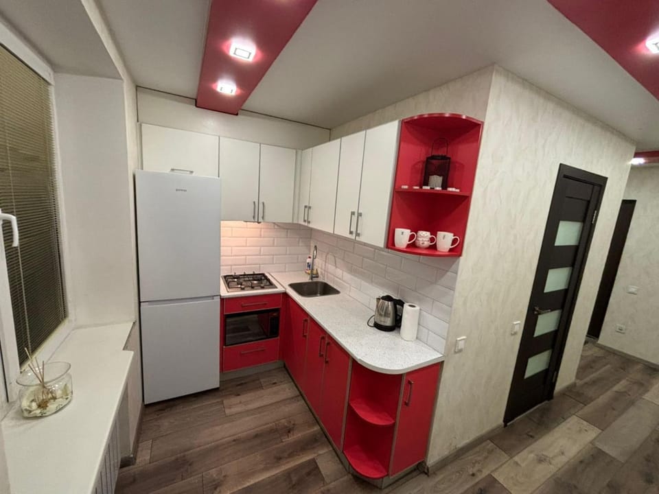 Coffee/tea facilities, Kitchen or kitchenette, minibar, oven, stove