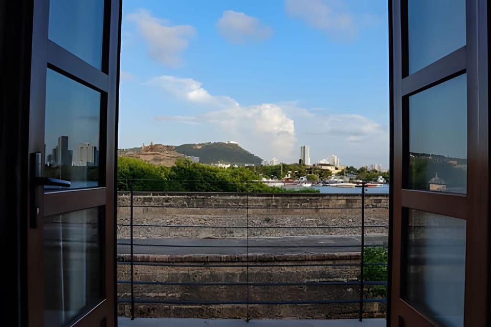 Relaxing New Apt w/ Balcony in Getsemani! Apartment in Cartagena