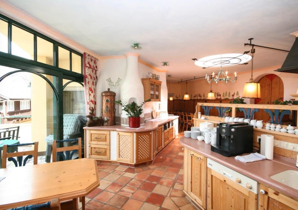 Property building, Kitchen or kitchenette, Living room