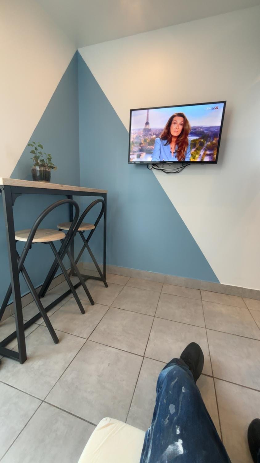 TV and multimedia, Seating area
