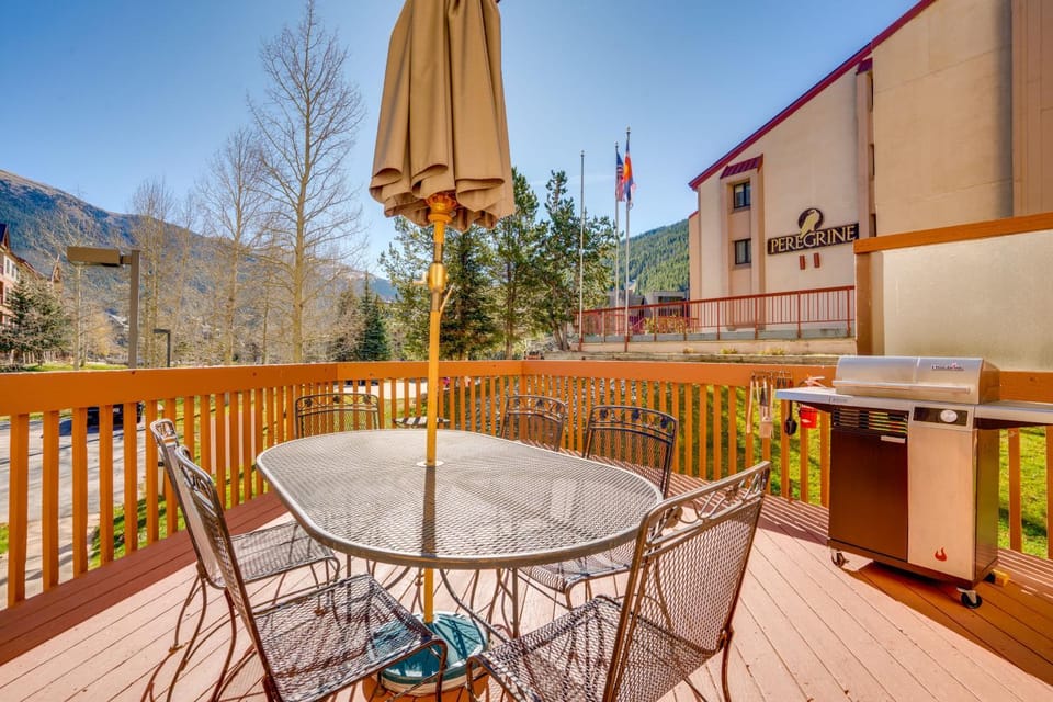 Ski Copper Mountain! Alpine-Chic Condo w/ Hot Tub House in Copper Mountain