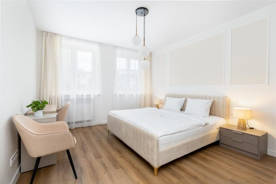 Bed, Living room, Photo of the whole room, Bedroom