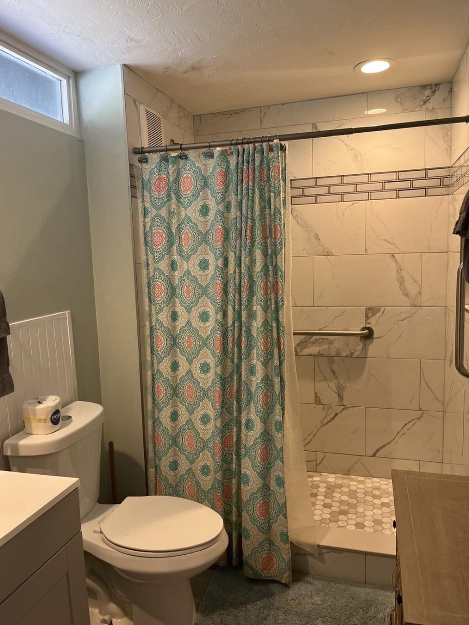 Shower, Toilet, towels