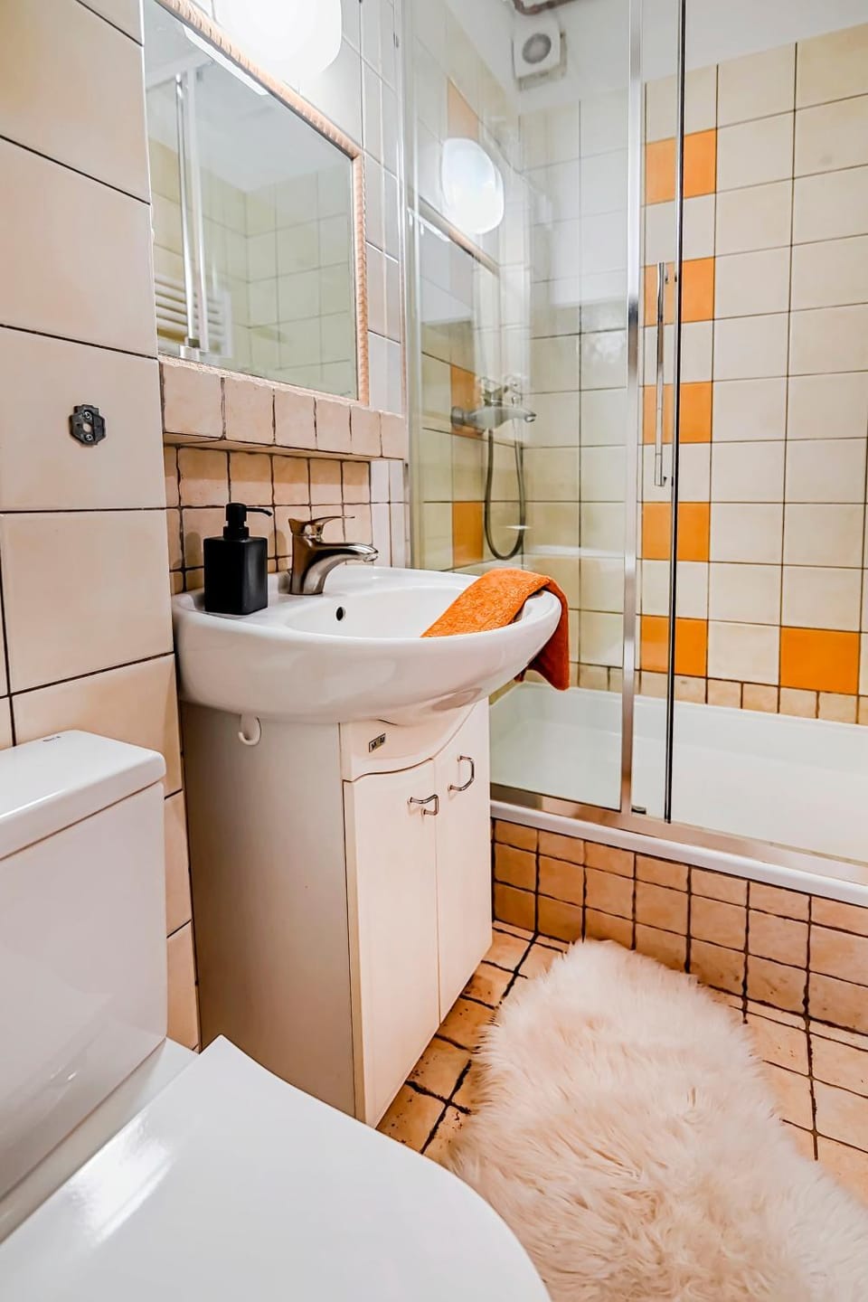 Shower, Bathroom, towels, dryer