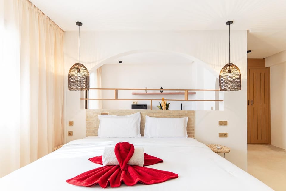 Bed, Bedroom, towels, wardrobe