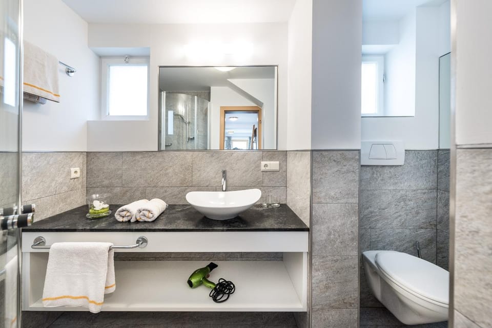 Bathroom, Living room
