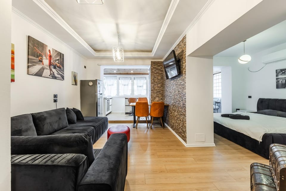 Communal lounge/ TV room, TV and multimedia, Living room, Photo of the whole room, Seating area