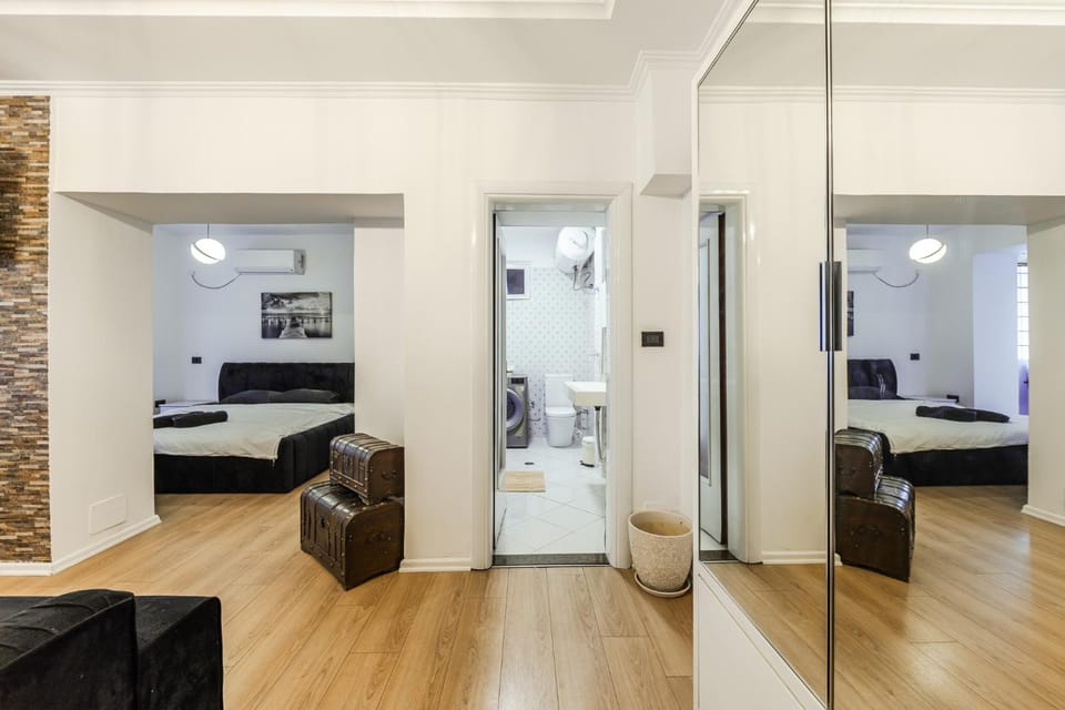 Bed, Living room, Photo of the whole room, Bedroom, towels