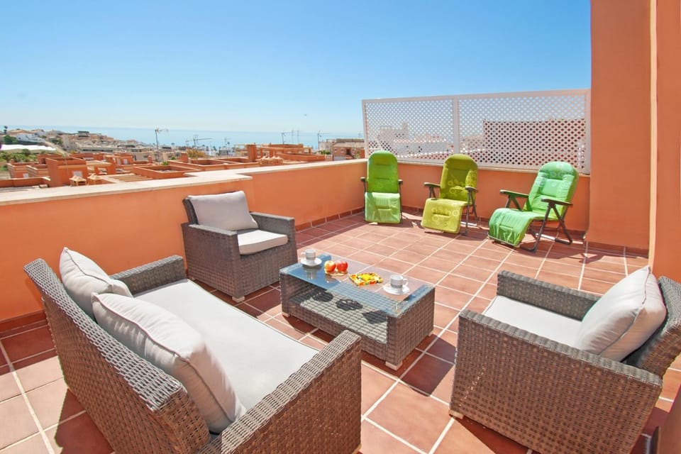 Property building, Balcony/Terrace, Living room