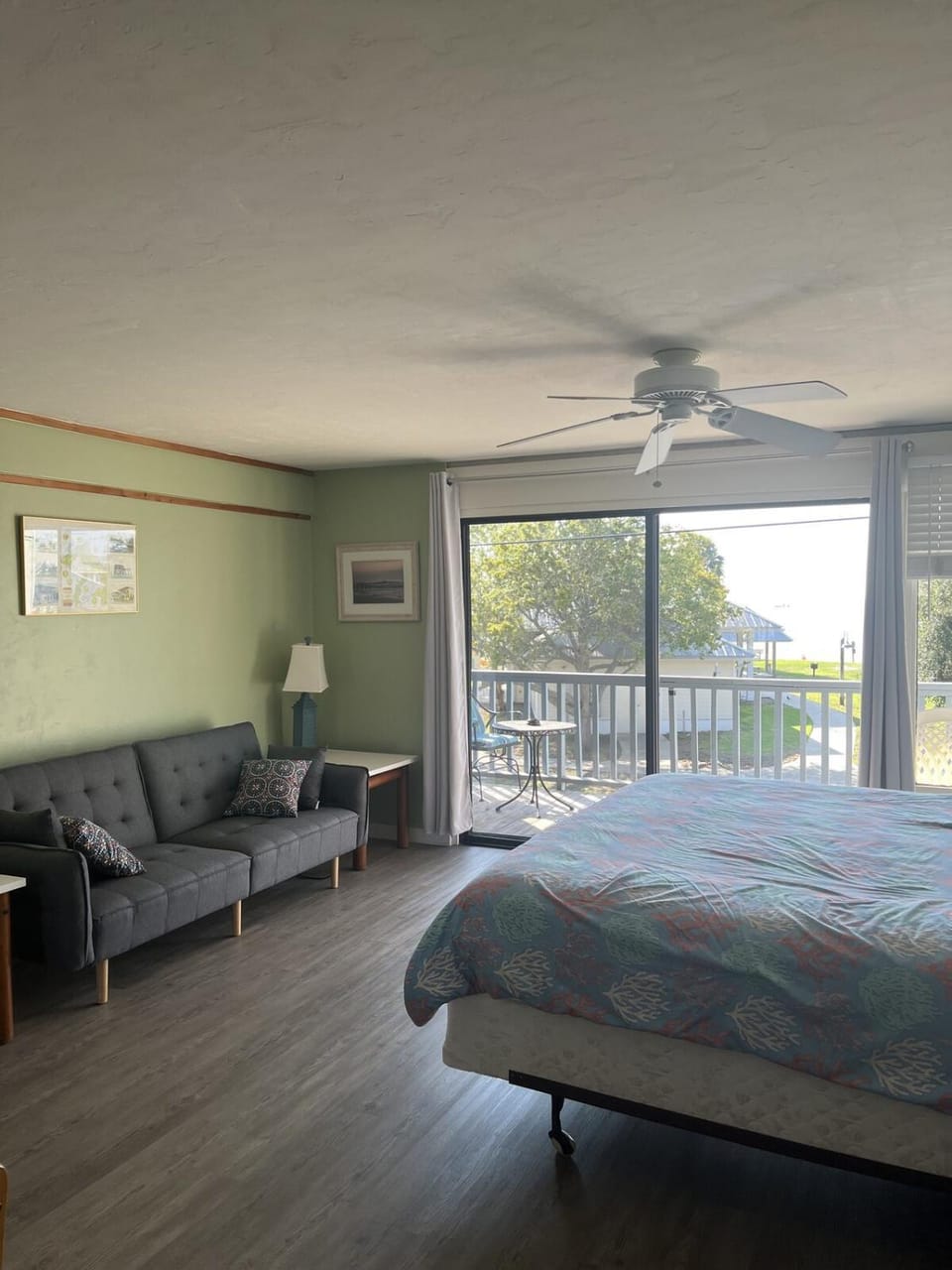 Photo of the whole room