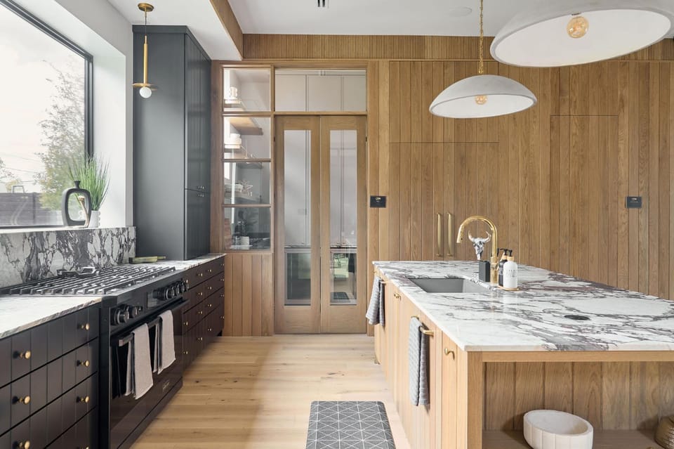 Treaty Oak Manor by Lux Tiny Resorts Villa in Austin