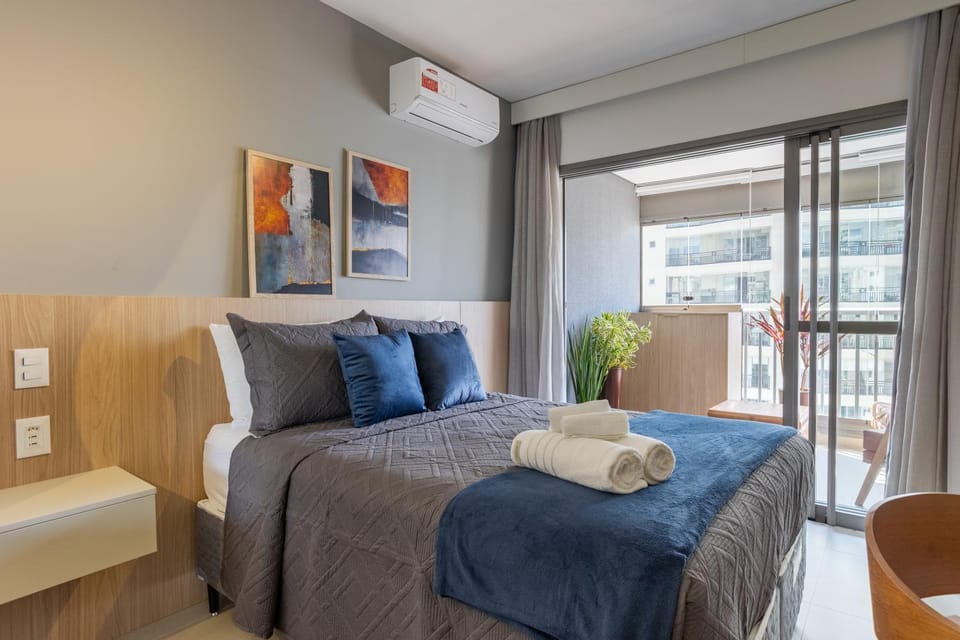 Bed, Photo of the whole room, air conditioner
