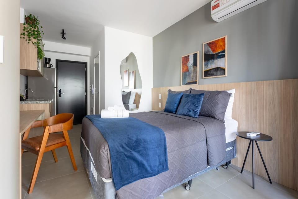 TV and multimedia, Photo of the whole room, Seating area, Bedroom