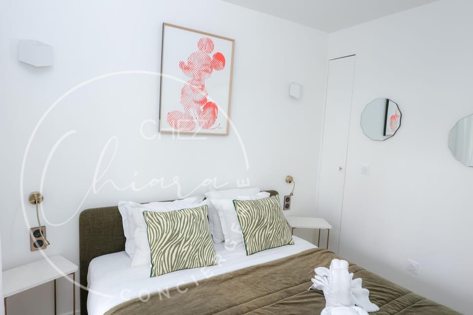 Bed, Bedroom