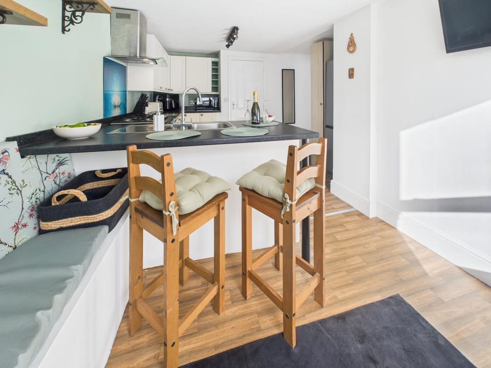 Spacious light and airy apartment with Cinema room Apartment in East Devon District