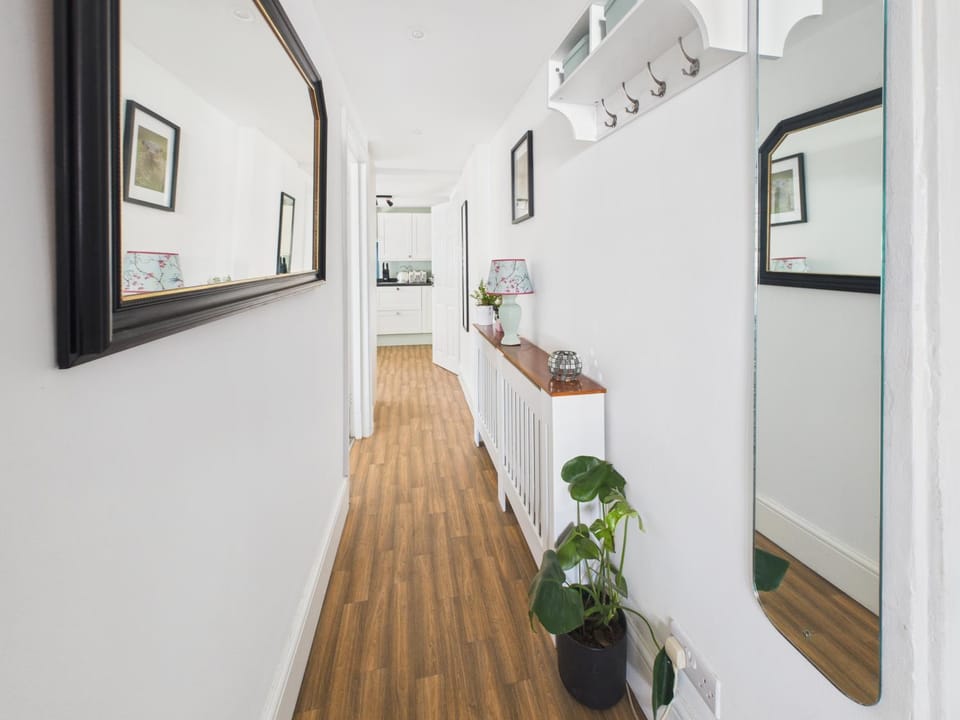 Spacious light and airy apartment with Cinema room Apartment in East Devon District