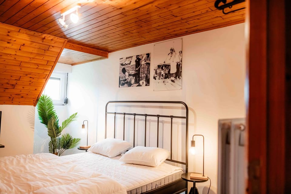 Bed, Bedroom
