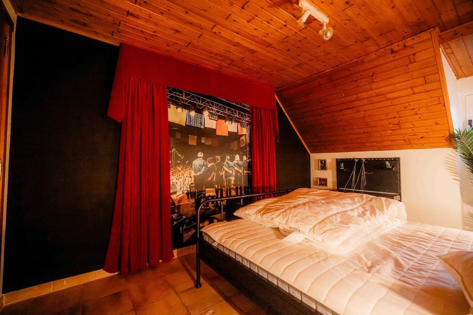 Bed, Bedroom