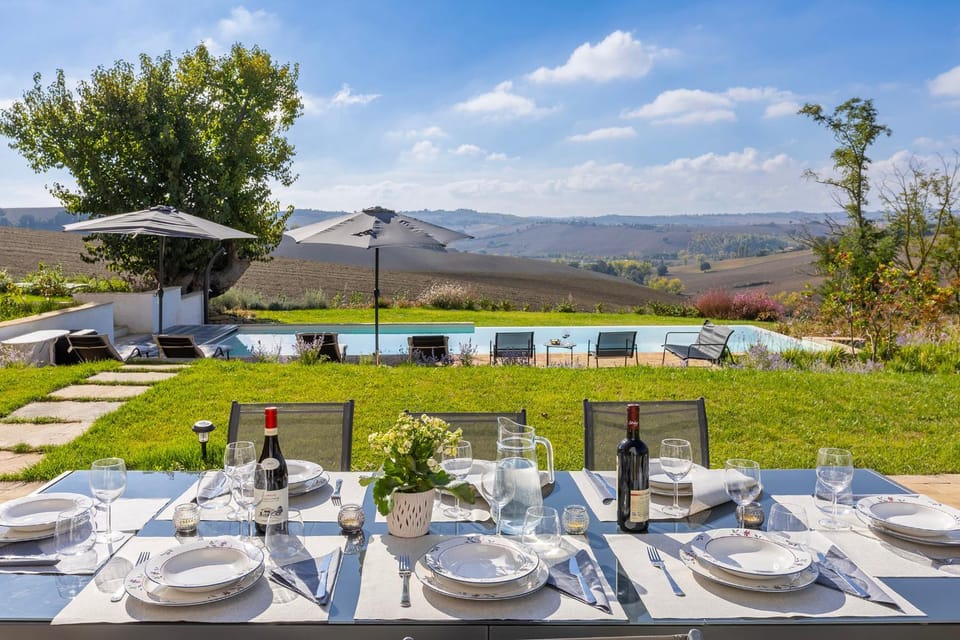 Dining area, Swimming pool