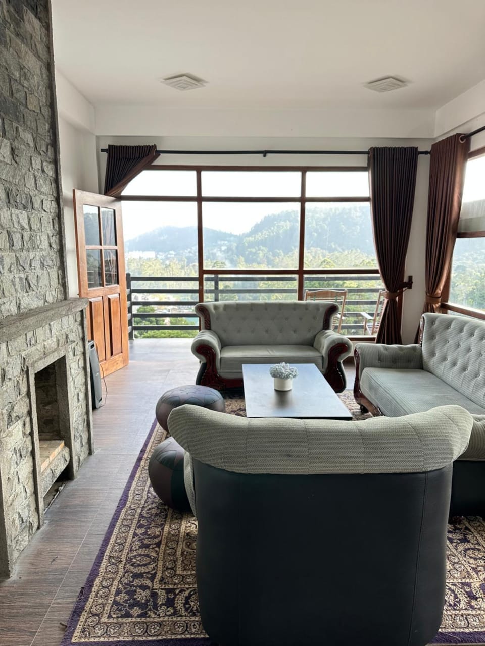 Communal lounge/ TV room, Natural landscape, View (from property/room), Balcony/Terrace, Living room, Seating area, Mountain view