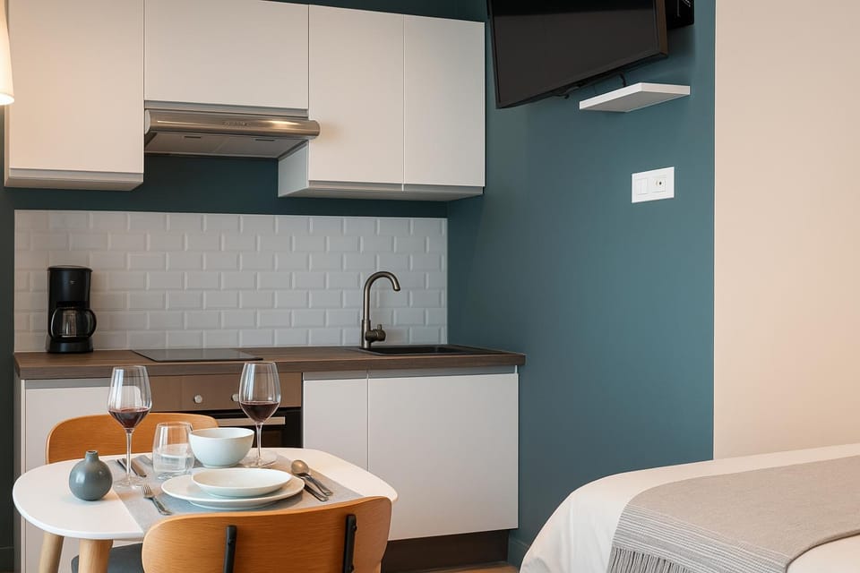 Kitchen or kitchenette