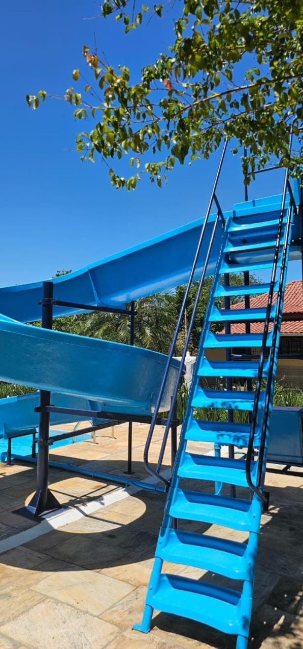 Fantástica Casa a Beira Mar com Piscina Aquecida Cobrado a Parte, Toboágua, Cascata, Hidromassagem, Salão de Jogos com Bilhar e Pebolim, Área Gourmet Coberta com Quiosque e Churrasqueira, 6 Quartos Sendo 4 Suites, 7 Banheiros, Garagem para 6 Carros, Wi-Fi House in State of São Paulo