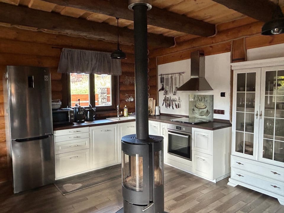 Kitchen or kitchenette, dishwasher, oven, pet friendly, stove, toaster