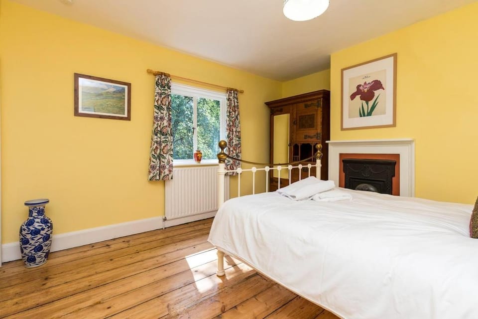 Large family home based at Westerlands Farm House in Chichester District