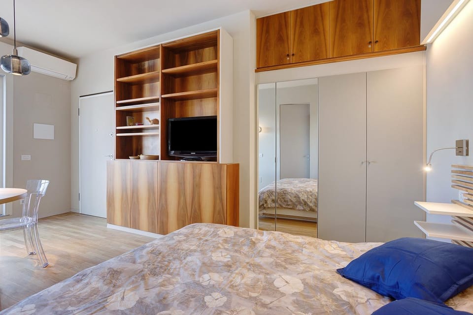 Living room, Bedroom