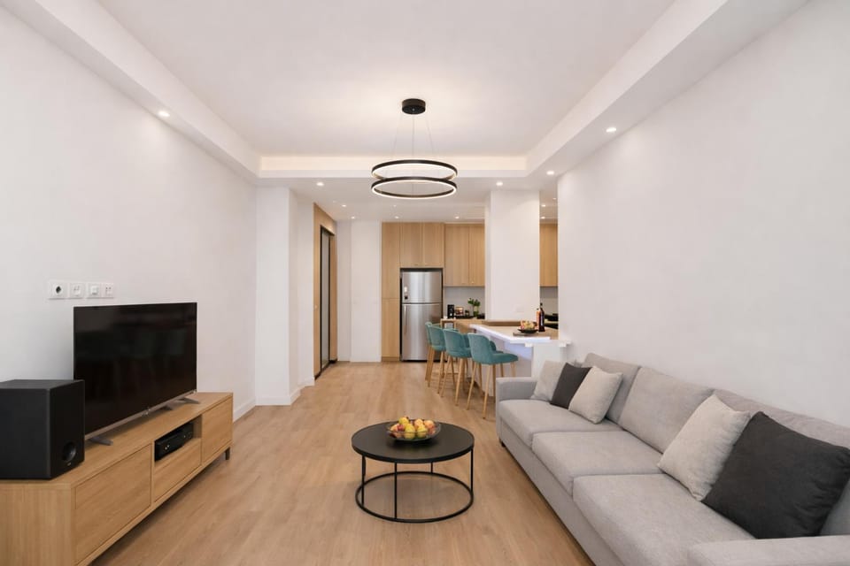 Communal lounge/ TV room, TV and multimedia, Kitchen or kitchenette, Living room, Seating area, Dining area, minibar, oven