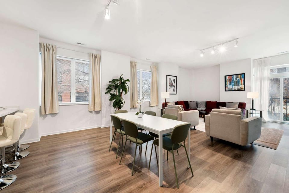 Living room, Seating area, Dining area