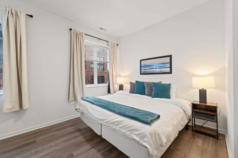 Bed, Photo of the whole room, Bedroom