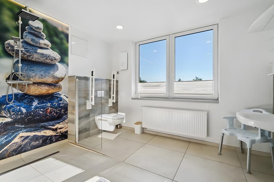Bathroom, Living room