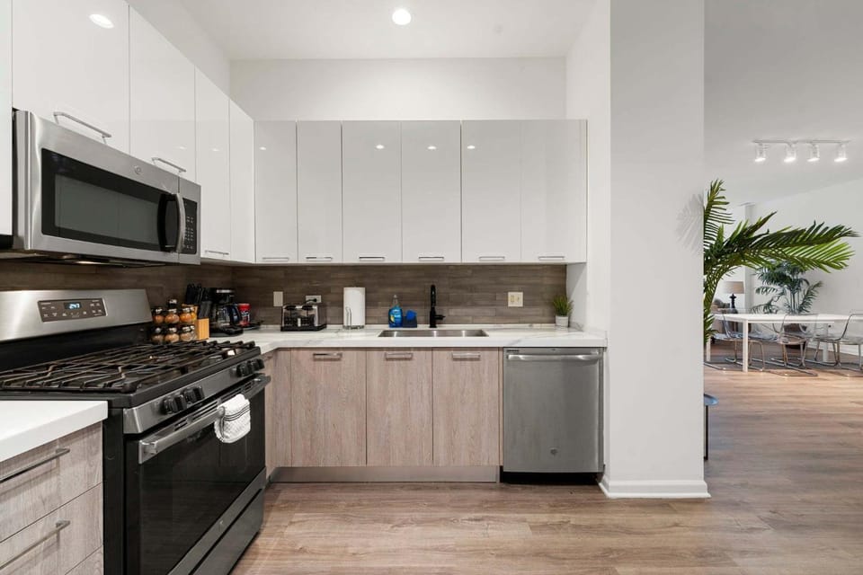 Kitchen or kitchenette, dishwasher, oven, stove, toaster