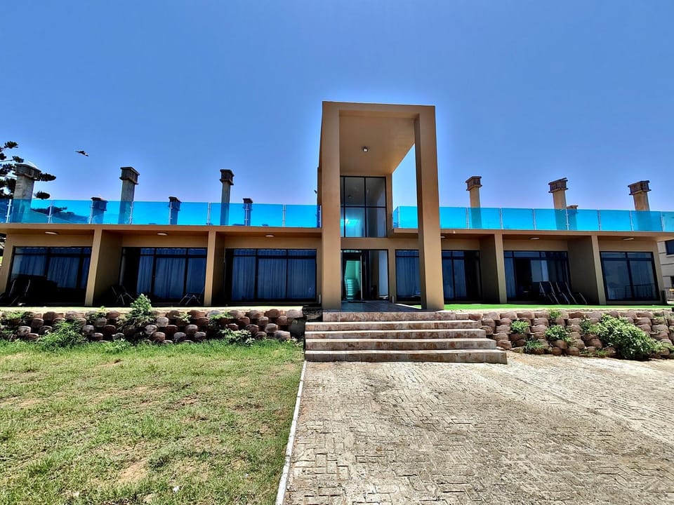 Property building, Day