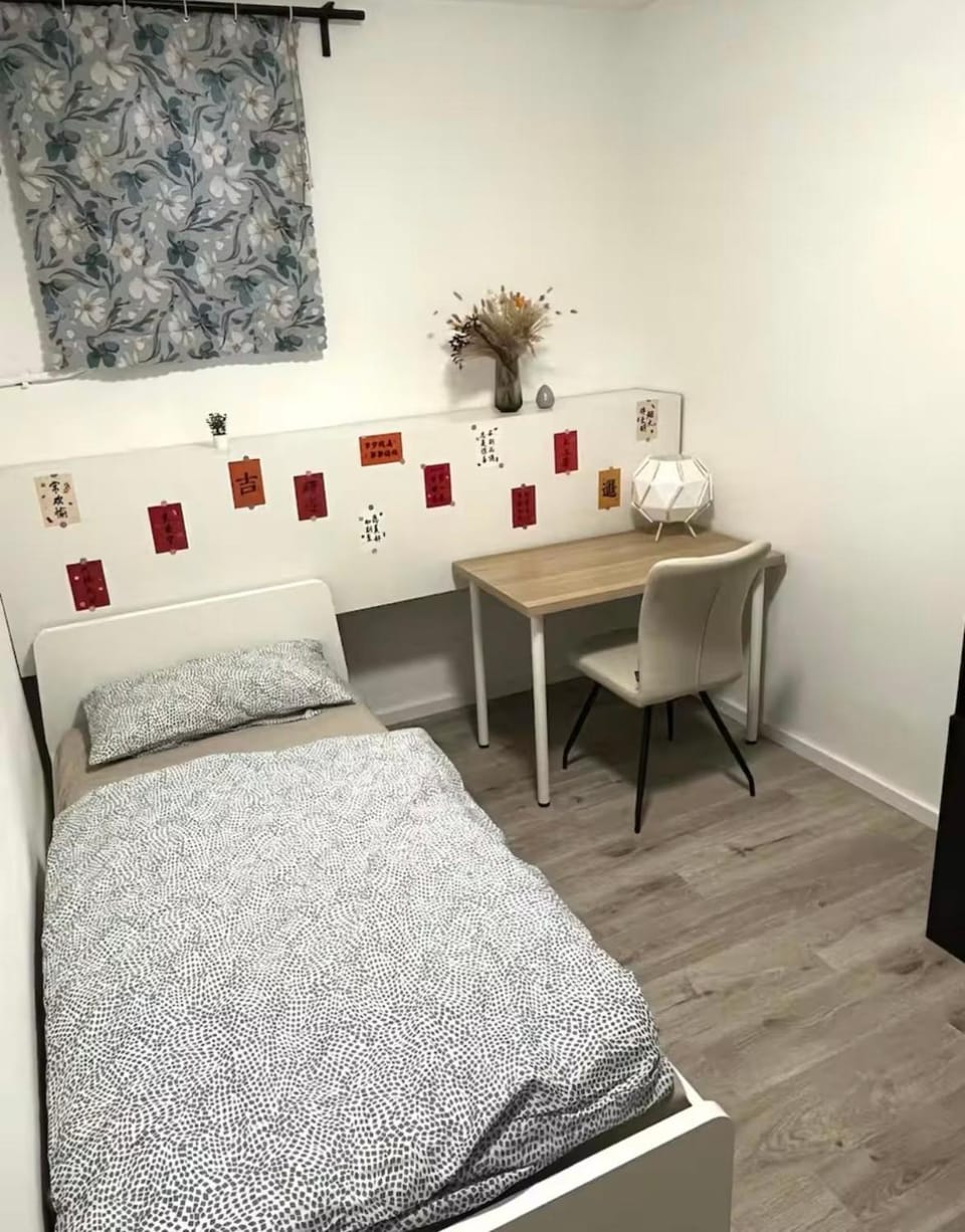 Bed, Photo of the whole room, Bedroom