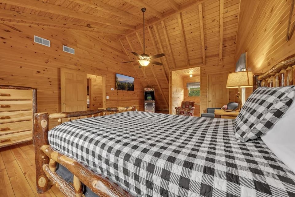 Creekside Cabin Cabin in Cosby