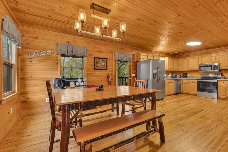 Creekside Cabin Cabin in Cosby