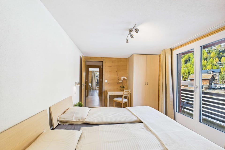 Family-friendly apartment with mountain views Apartment in Canton of Valais