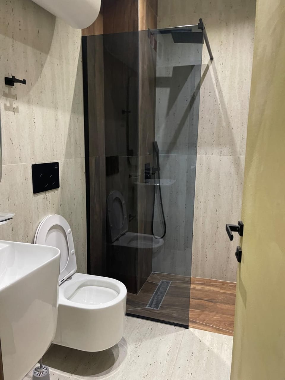 JT Tirana Studios - Yellow Apartment in Tirana