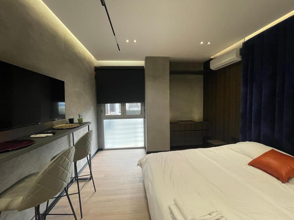 JT Tirana Studios - Yellow Apartment in Tirana